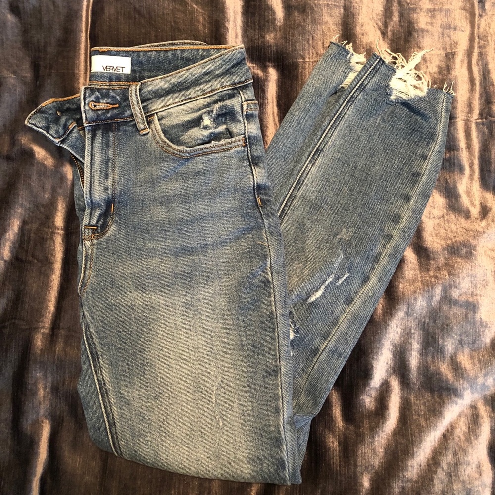 Distressed skinny jeans